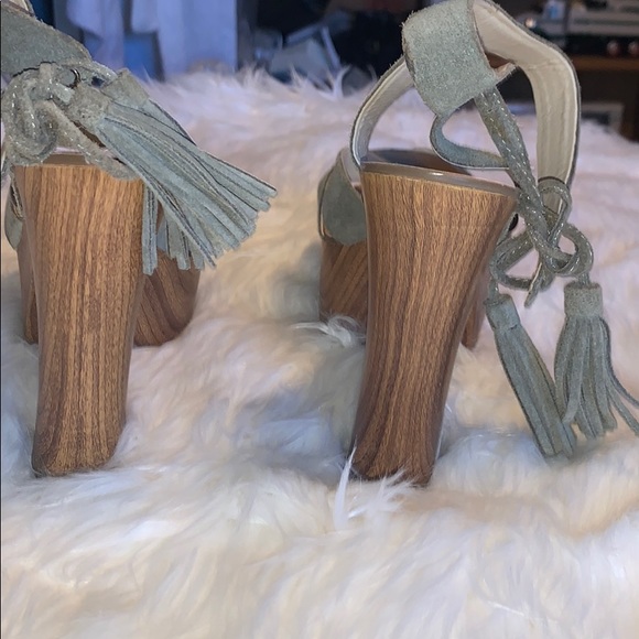 Guess Sage Green Platform Shoes - Picture 4 of 5